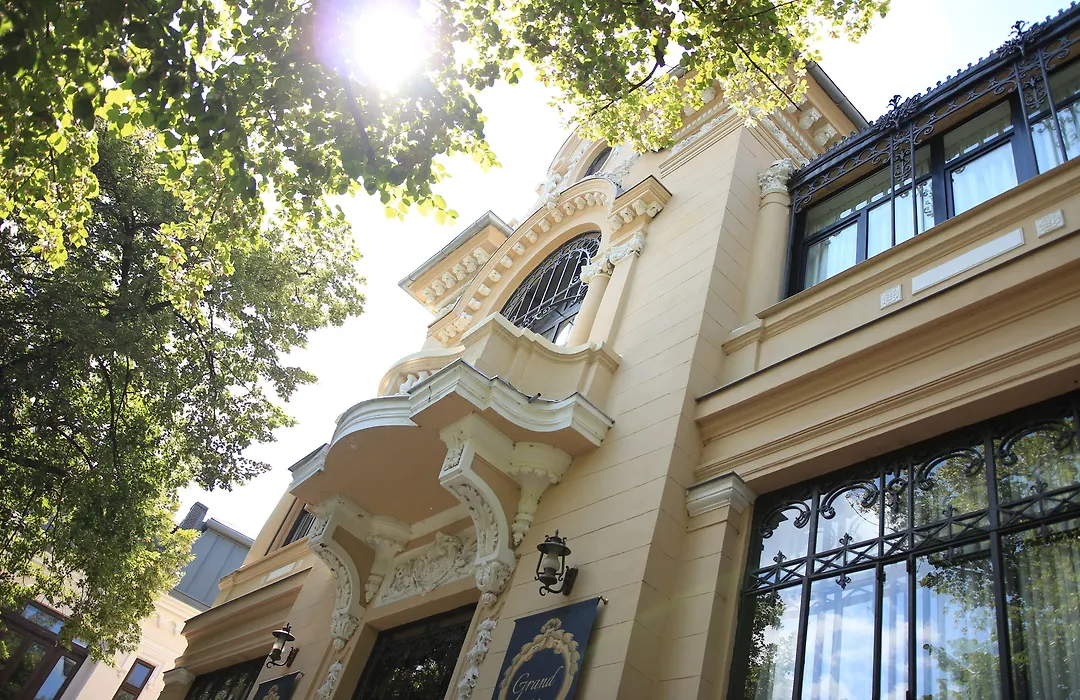 Grand Boutique Hotel-1